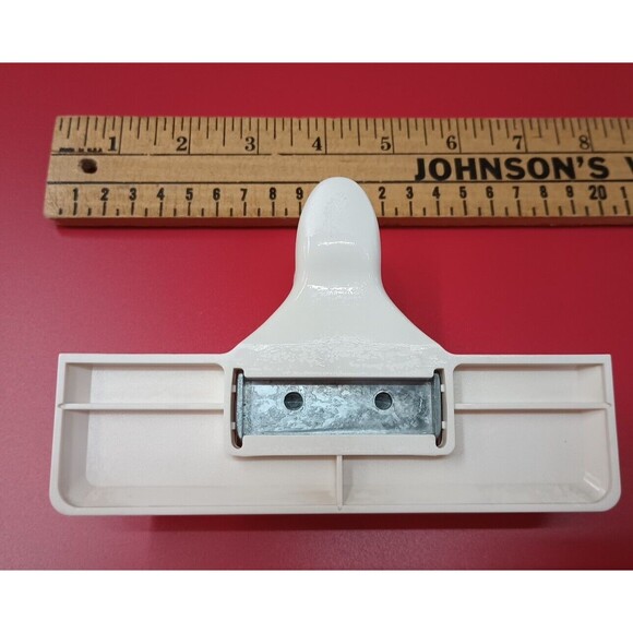 Martha Stewart Edge Punch Binder Double Hole Punch - Picture 2 of 3